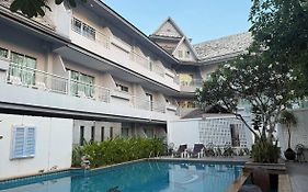 โรงแรม บ้านสุขศิริ